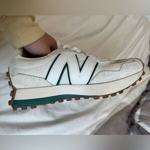 New Balance 327 sneakers in off-white and green. Size 8. Maybe worn 1 time